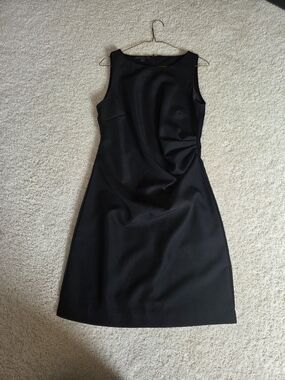 Katherine Barclay Black Sleeveless Midi Sheath Dress